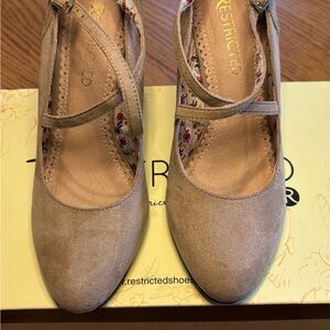 Restricted Women's Beige Wedge Heels